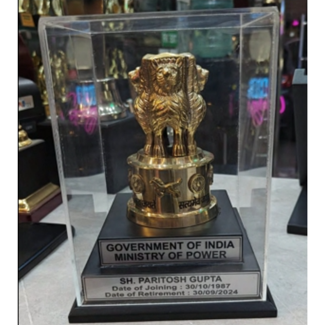 Elite Writing & Display Board featuring a gold Ashoka Lion Capital trophy in a clear acrylic display case with personalized name plaques