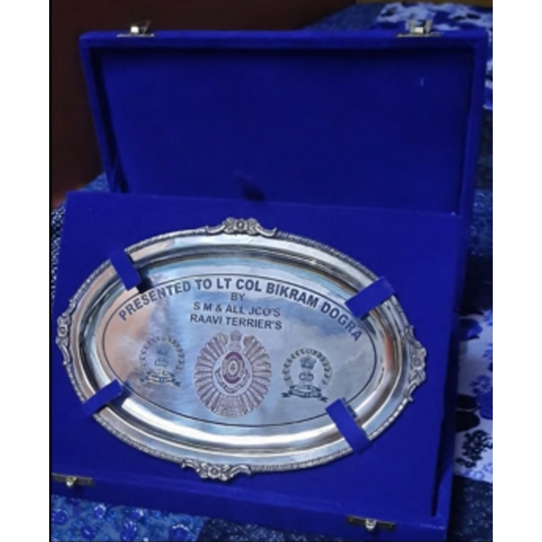 Elite Writing & Display Board featuring a silver oval recognition plaque presented in a premium blue presentation box